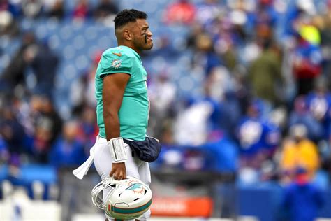 Pat Leonard’s NFL Notes: It would be foolish to think Miami Dolphins aren’t looking to upgrade at quarterback